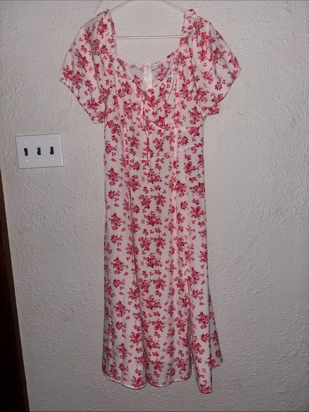 🌹White Maxi Dress with Red Floral Print size 2x flowers 🌺